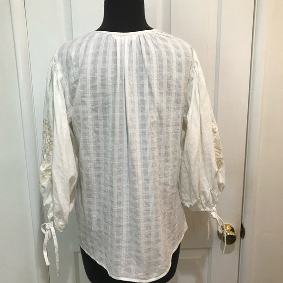 Solitaire Embroidered Puff Sleeve Blouse - Picture 8 of 9